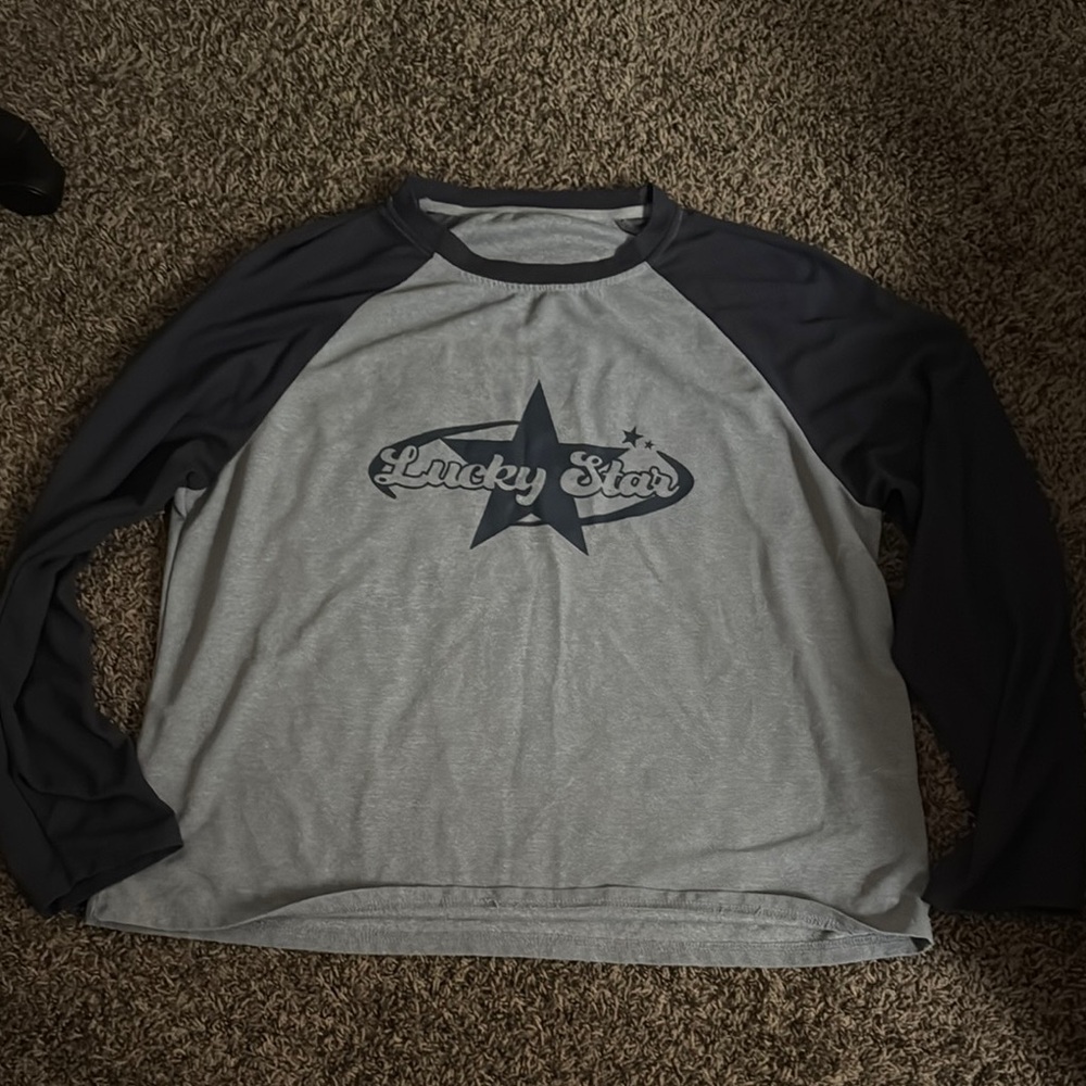 Men's Gray and Black Raglan Shirt